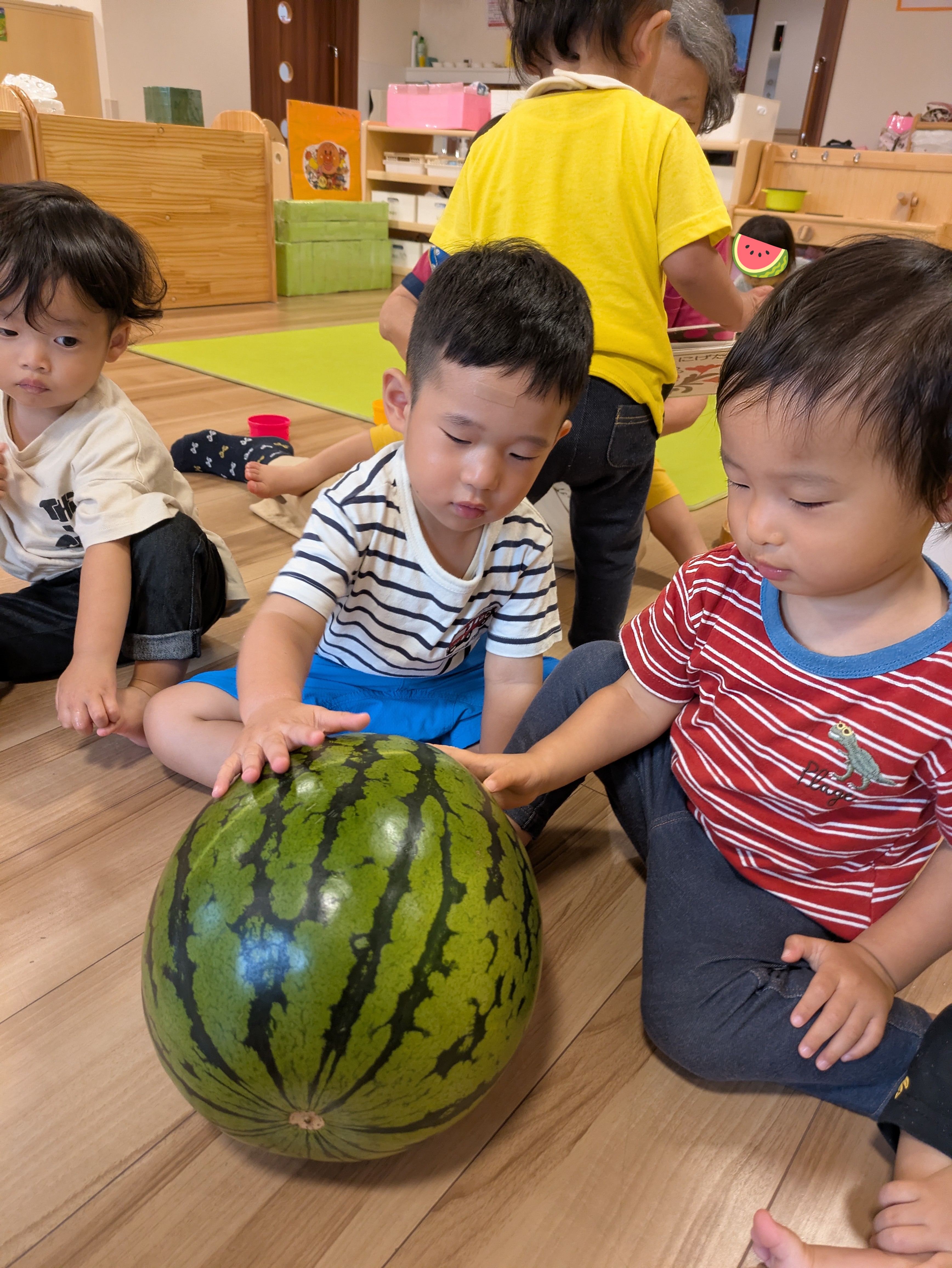たのしいスイカ割り　～０・１・２歳児クラス～