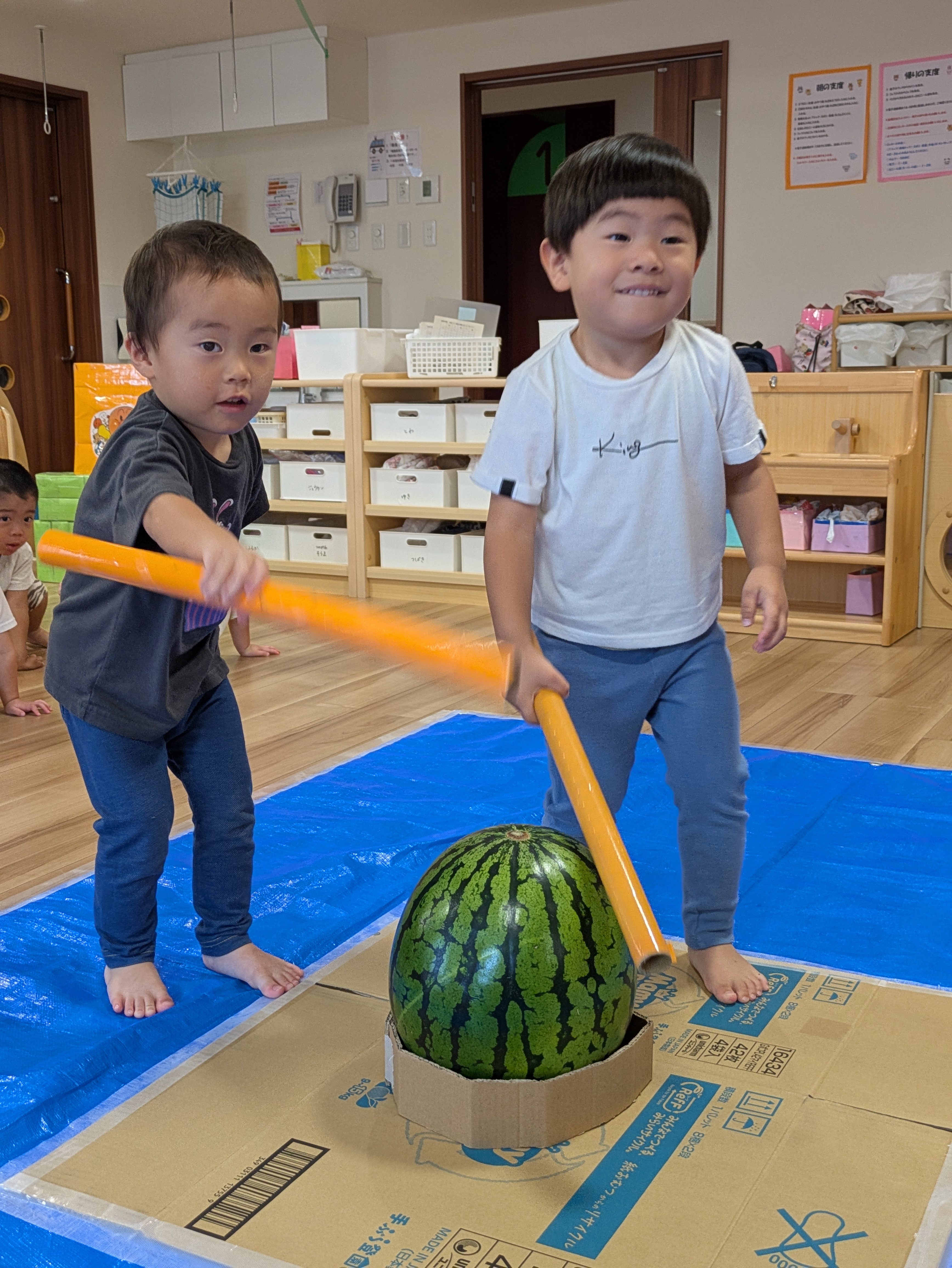 たのしいスイカ割り　～０・１・２歳児クラス～