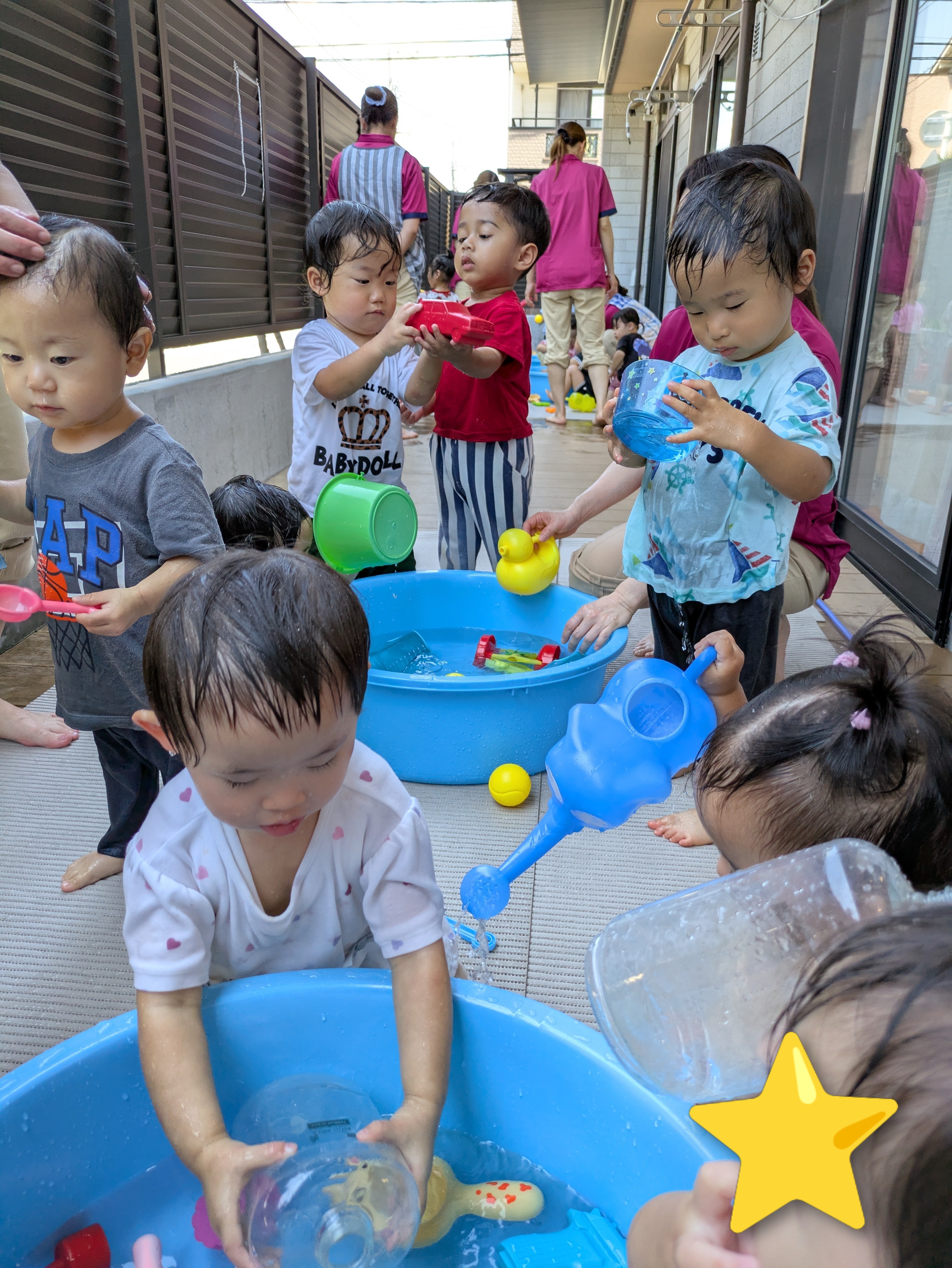 １歳児　わかば組　水遊び