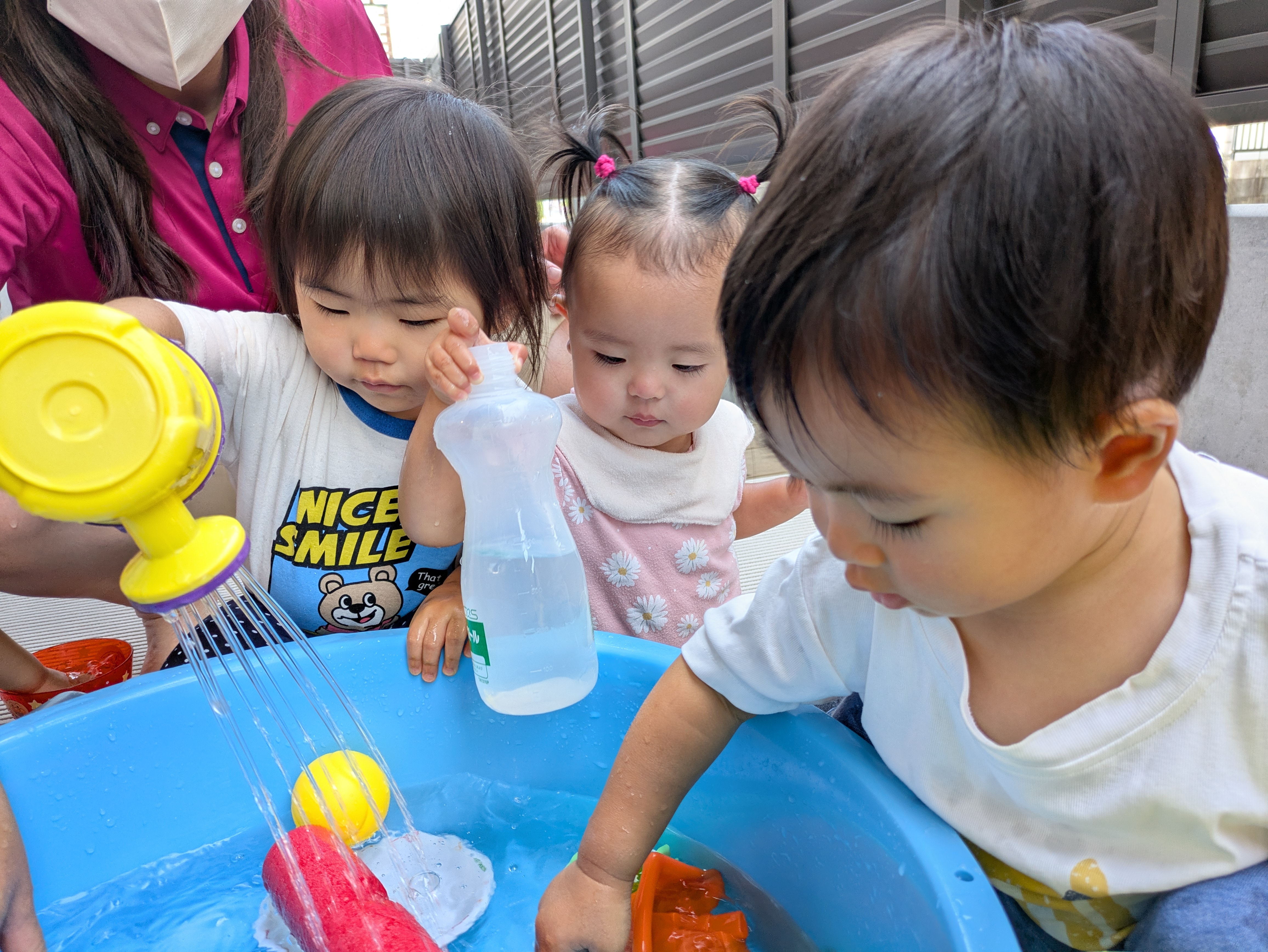 １歳児　わかば組　水遊び