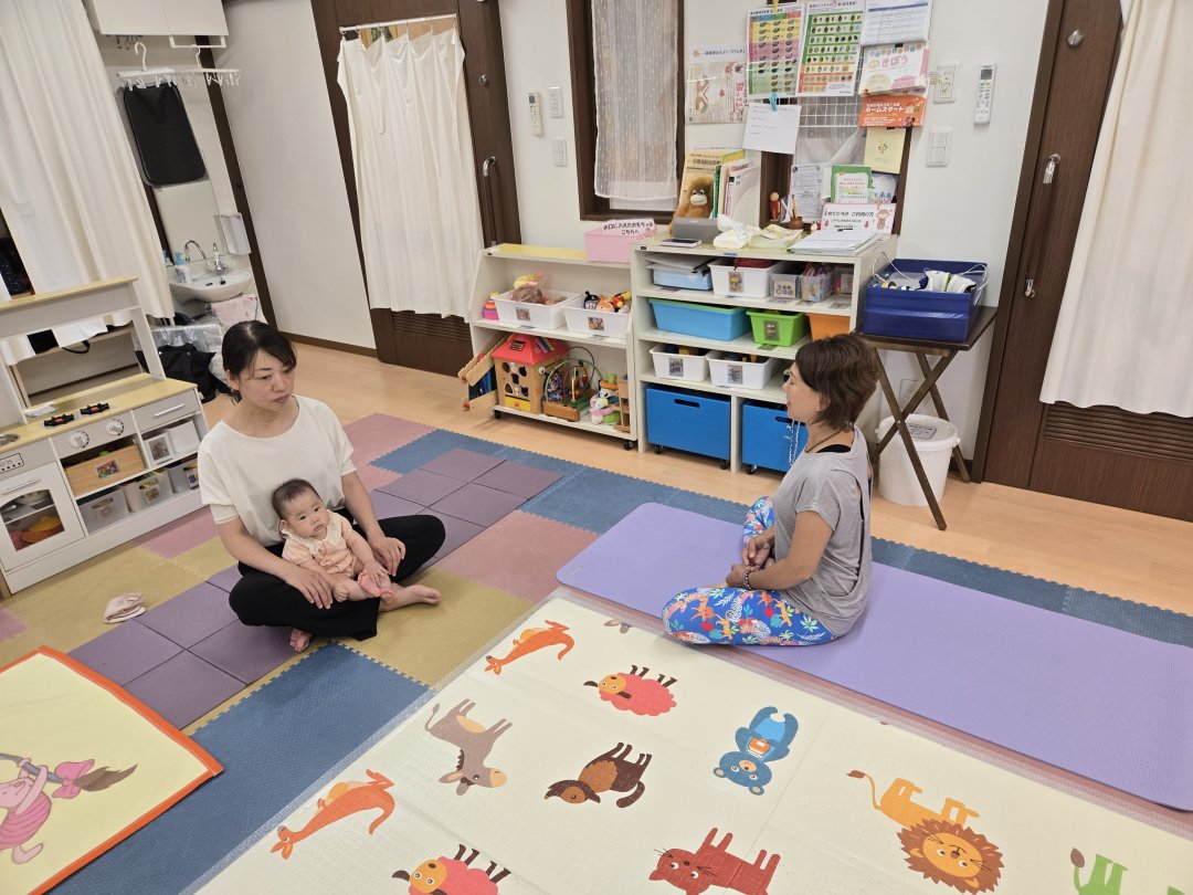 二の腕解消！スッキリヨガ(子育て広場)