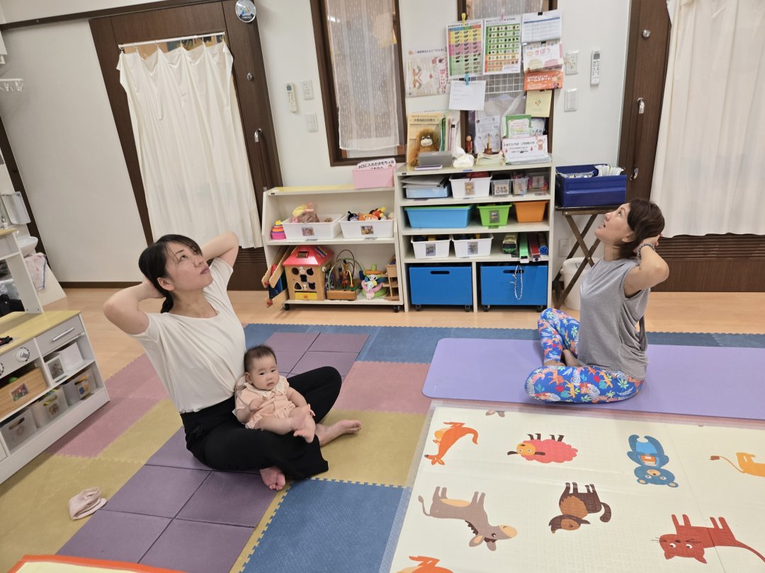 二の腕解消！スッキリヨガ(子育て広場)