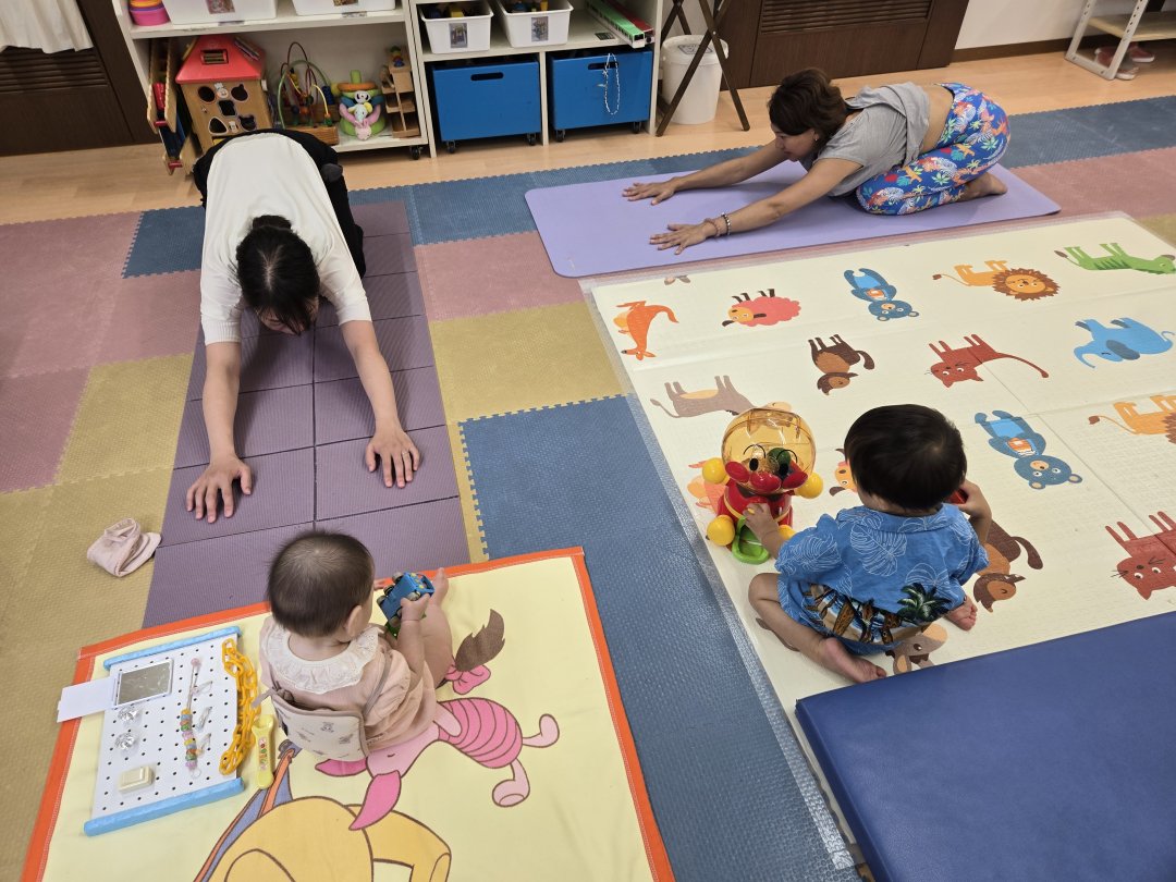 二の腕解消！スッキリヨガ(子育て広場)