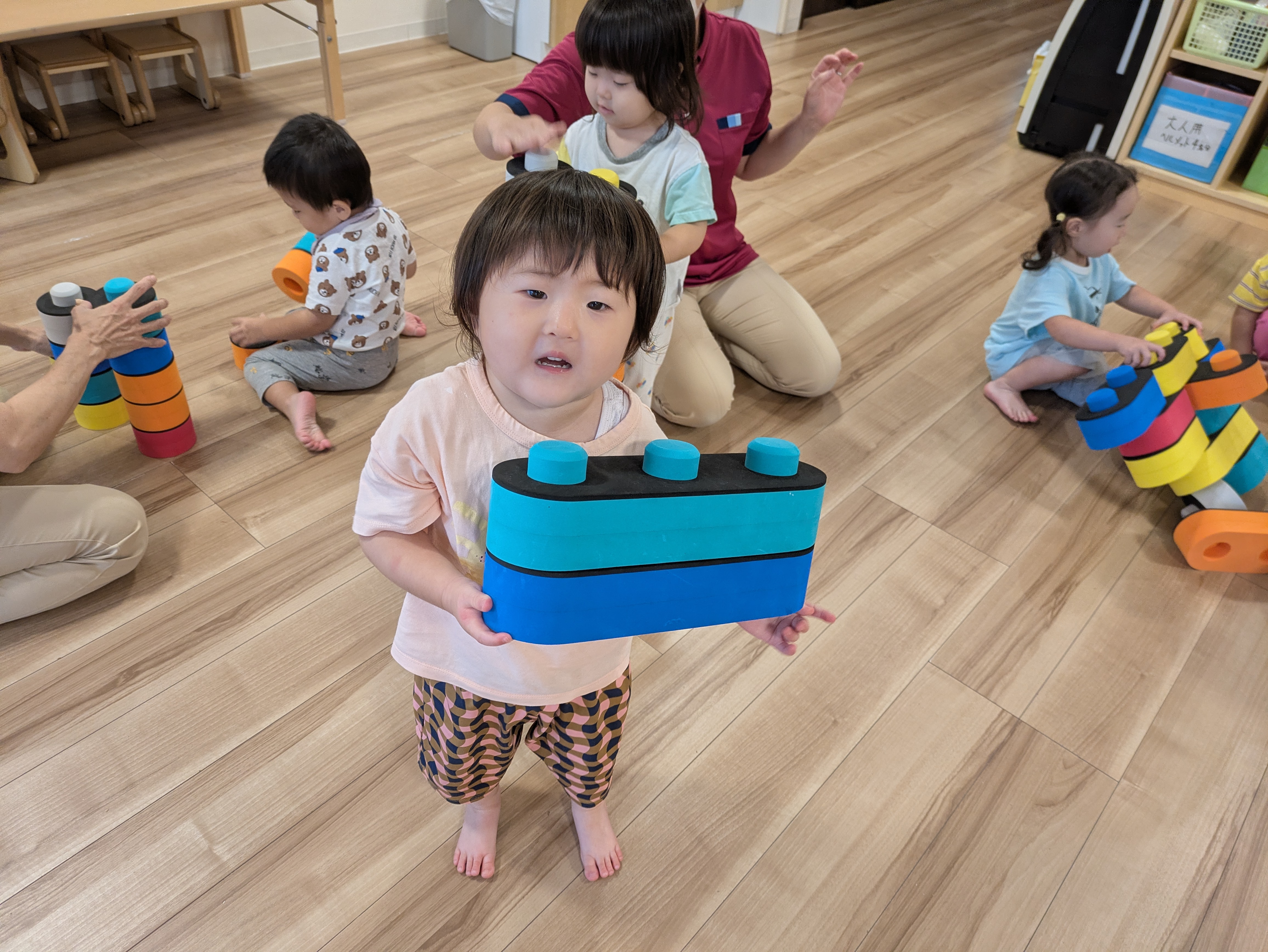 ２歳児　しずく組　大型ソフトブロック