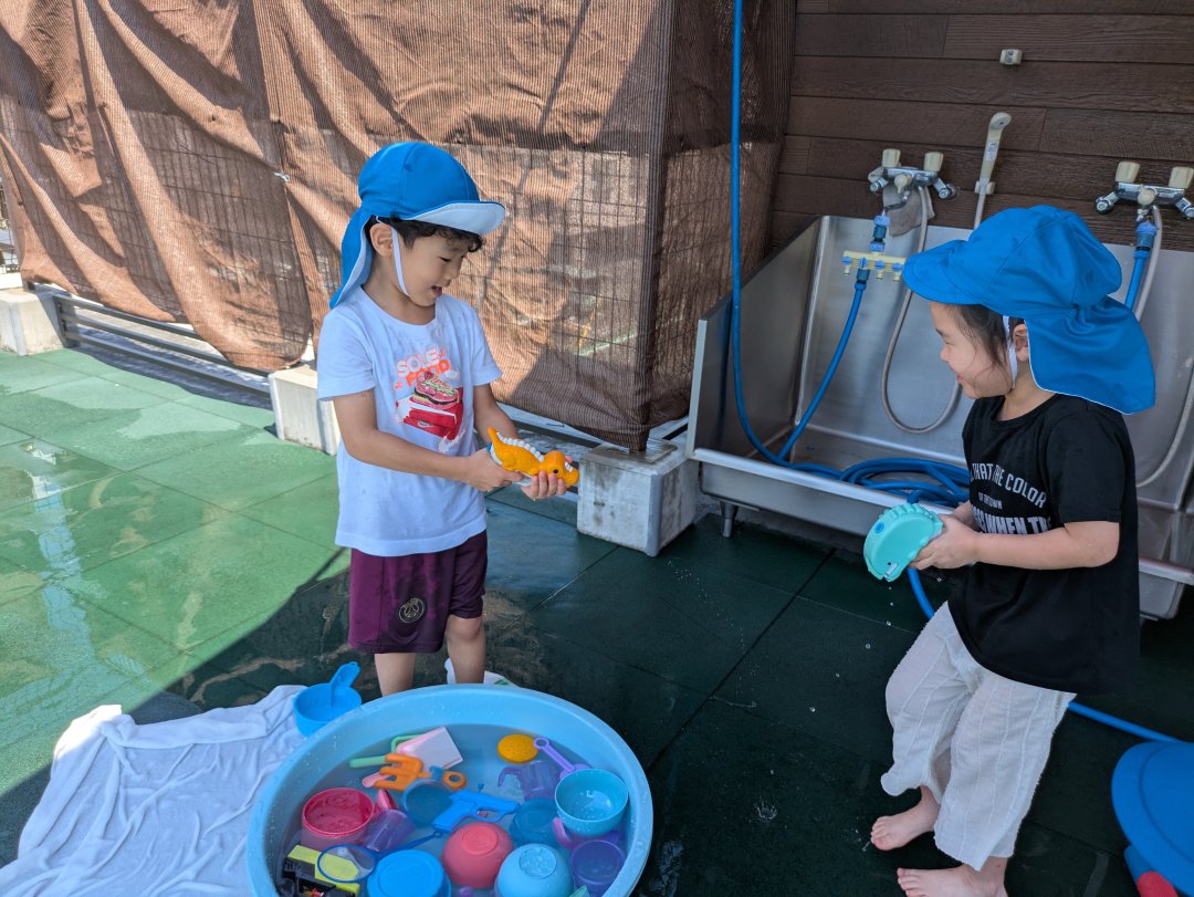 4歳児　つむぎ組　水遊び楽しいな♡
