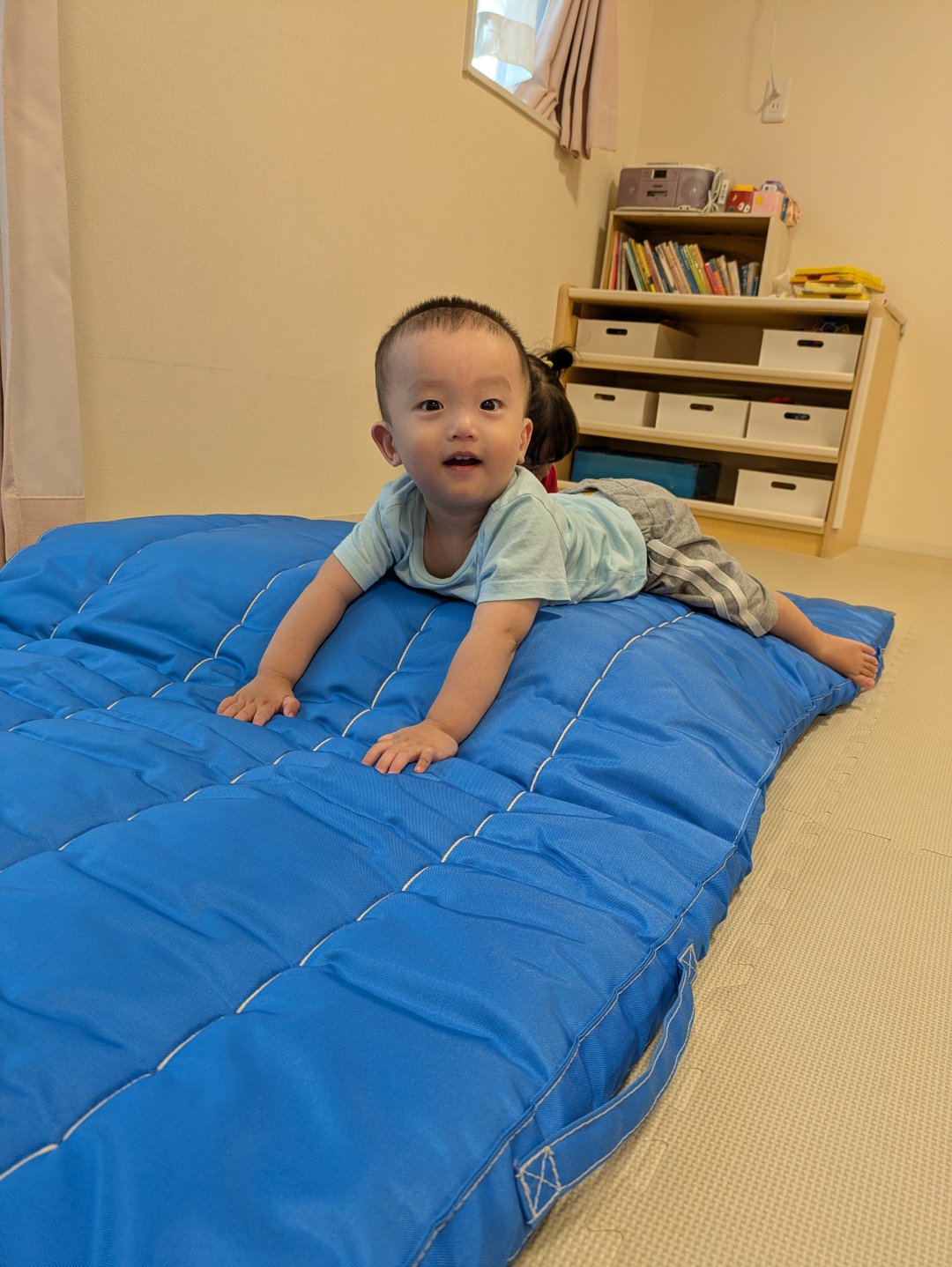 0歳児　いぶき組　運動遊び