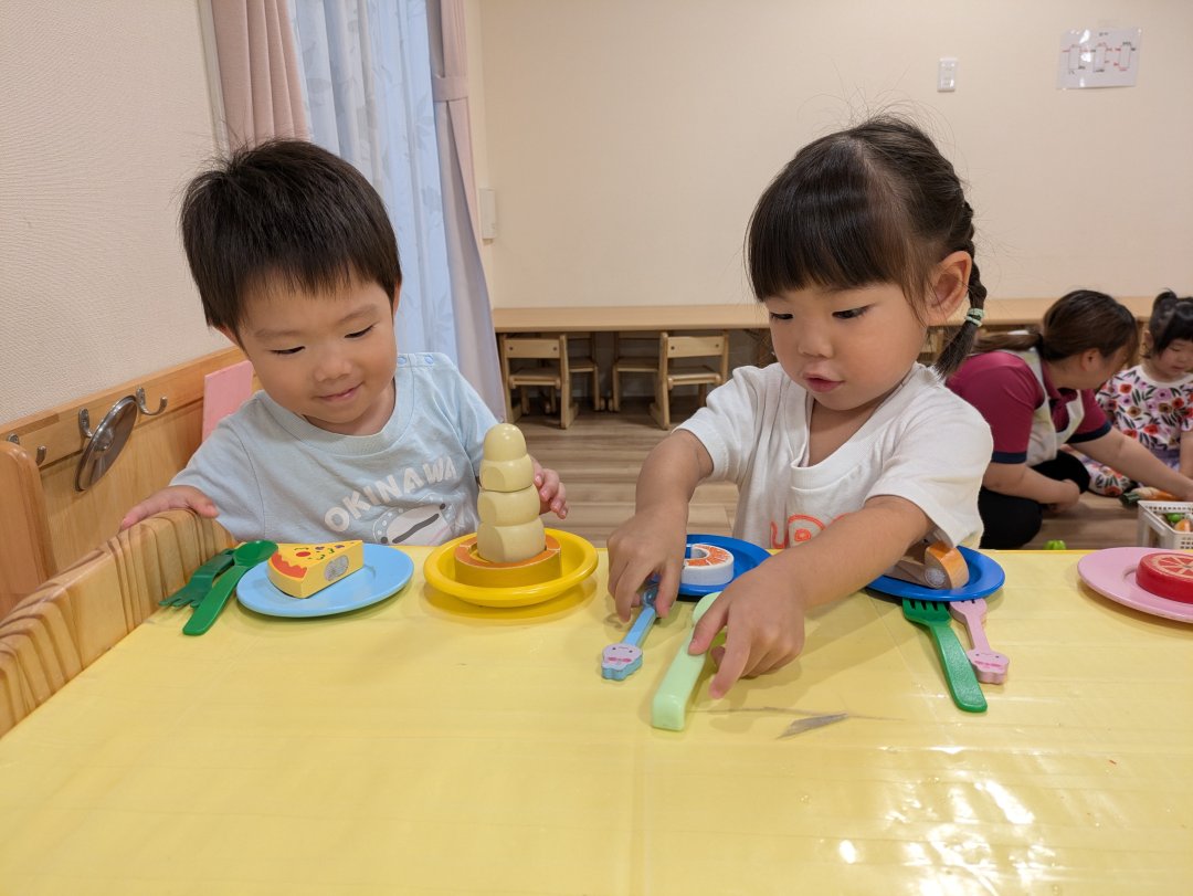 2歳児　しずく組　おともだちといっしょ♡