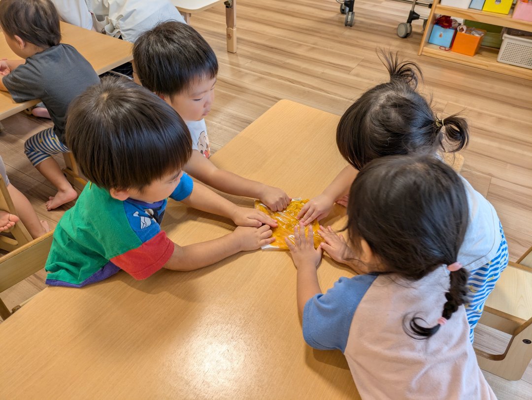 食育　2歳児　しずく組　かぼちゃニョッキづくり