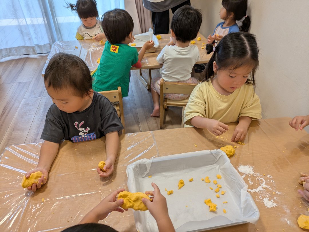 食育　2歳児　しずく組　かぼちゃニョッキづくり