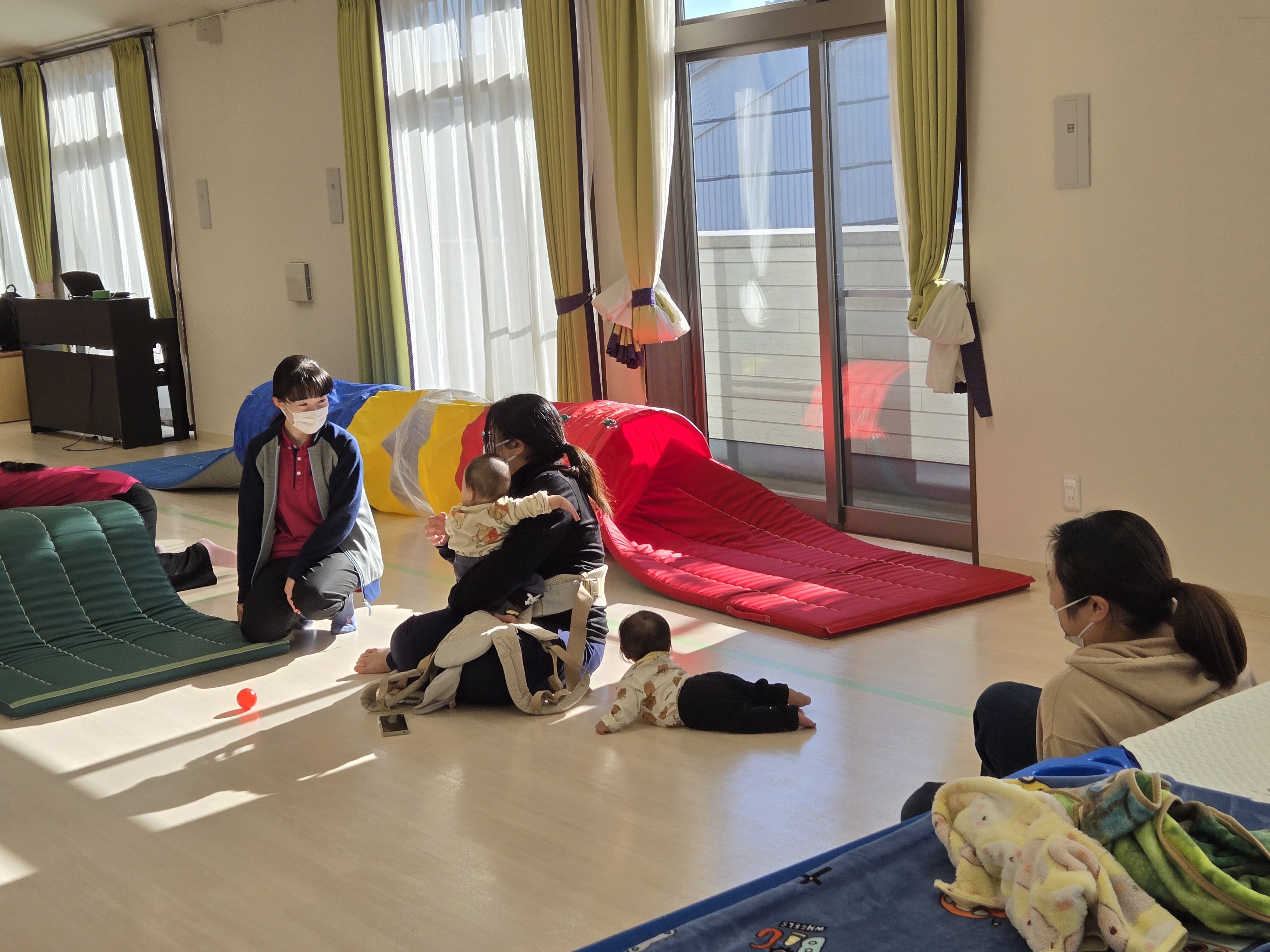 子育て広場　つどい　「ホールDEあそぼう！」