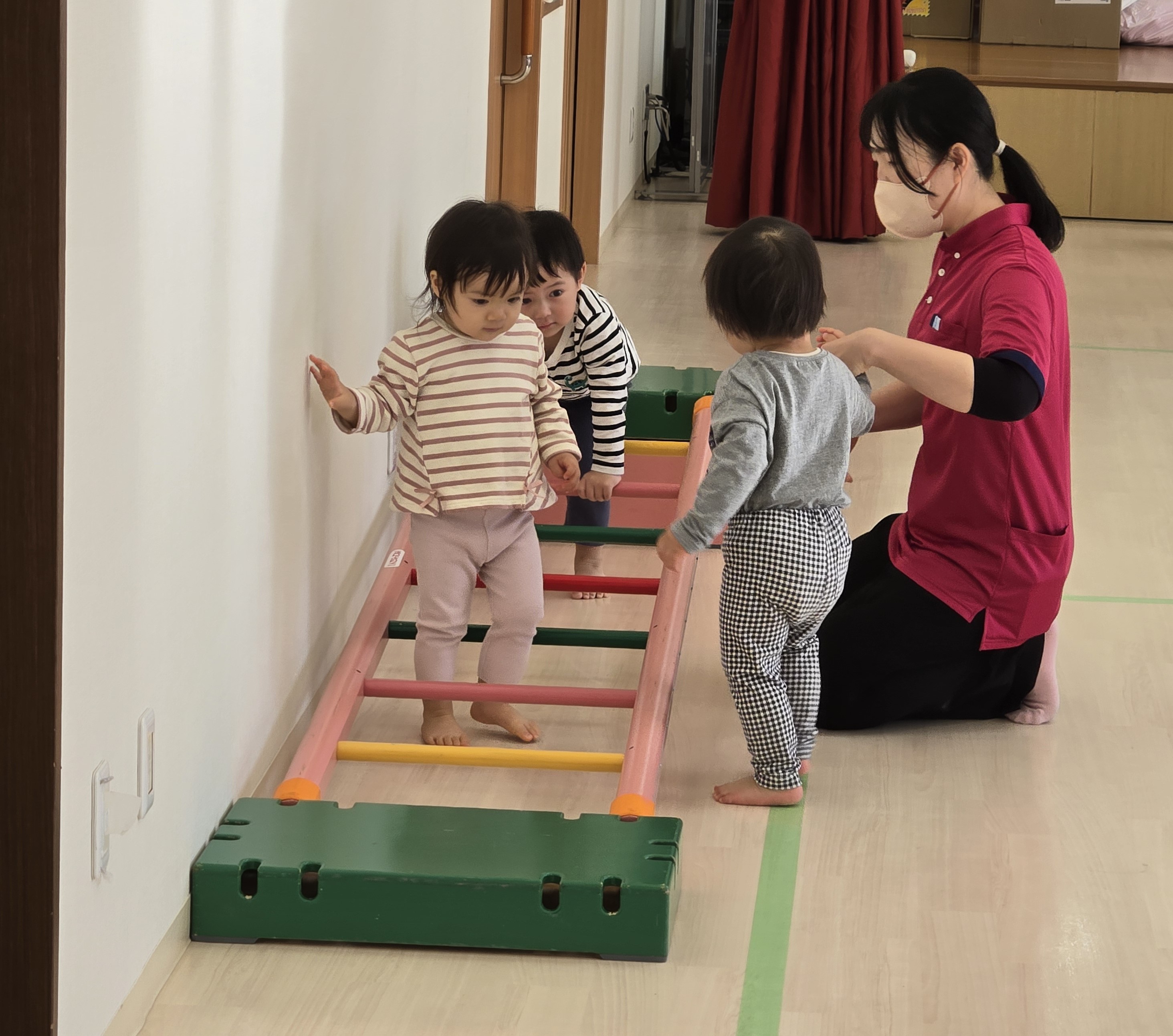 子育て広場　つどい　「ホールDEあそぼう！」